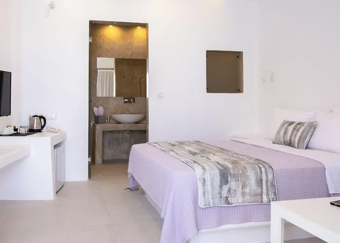 Ambience Suites Fira 