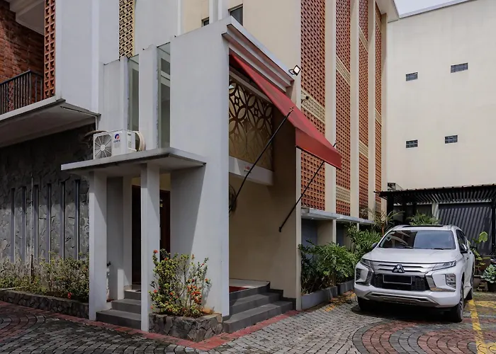 Reddoorz Premium Near Ragunan Zoo 2 Jakarta