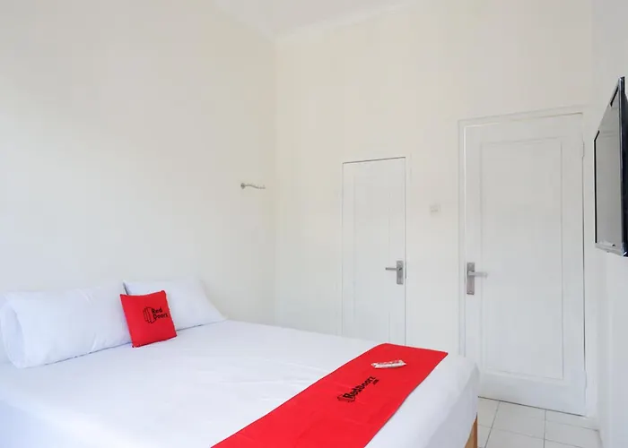 Reddoorz Plus Near Ums Solo