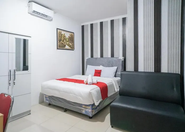 RedDoorz Plus @ Rawamangun Jakarta