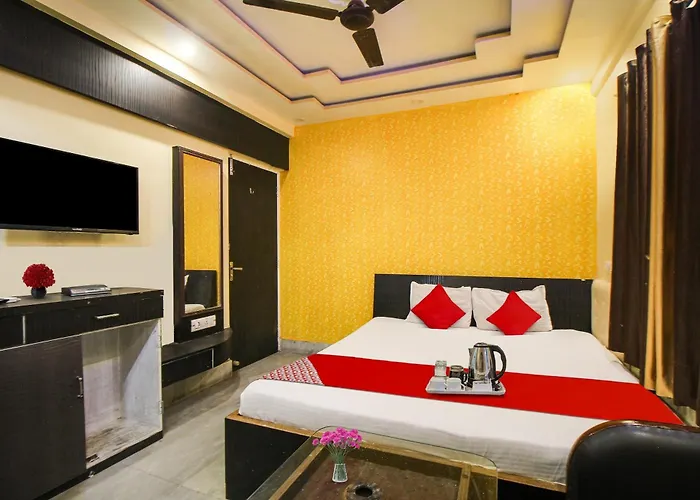 Hotel O Ecopark Guest House Kolkata