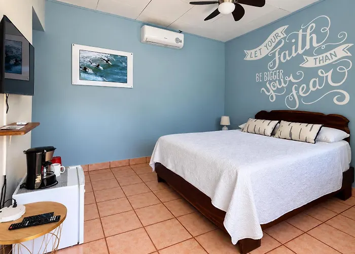 Hotel Perico Azul & Surf Camp Jaco