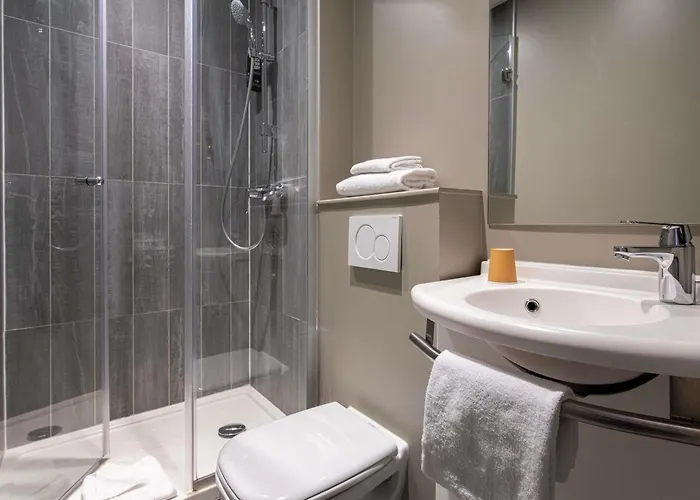 Hotel Ibis Paris Avenue De La Republique