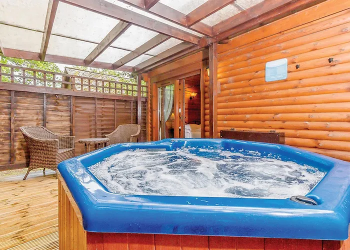 Tilford Woods Lodge Retreat Hurley 