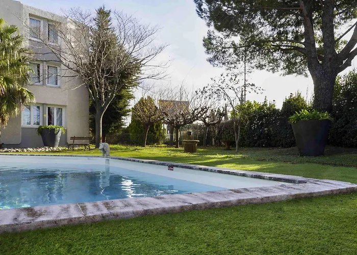 Ibis Arles Hotel