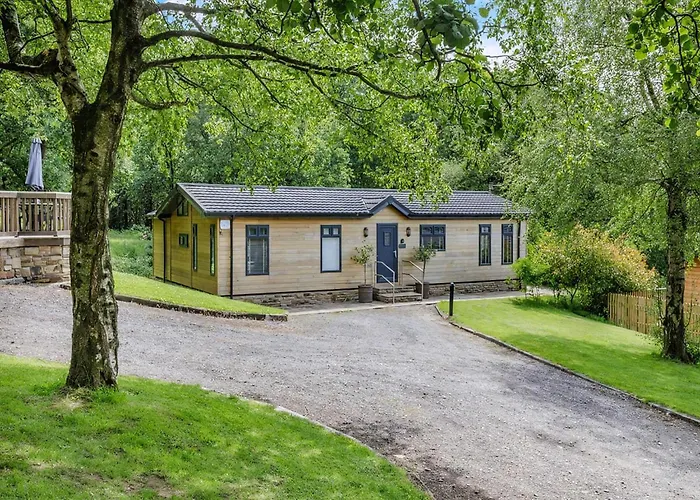 Charlesworth Lodges Glossop