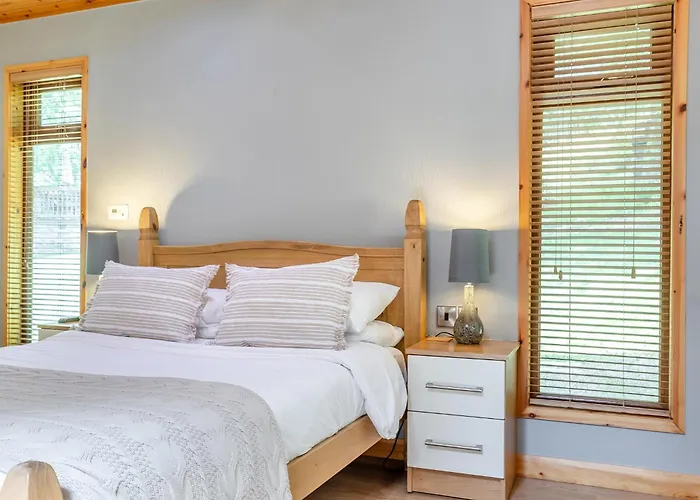 Charlesworth Lodges Glossop