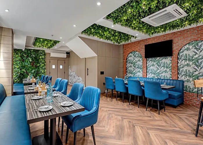 Hotel Uptown With Luxury Restaurant & Rooftop Near Connaught Place, New Delhi City Centre