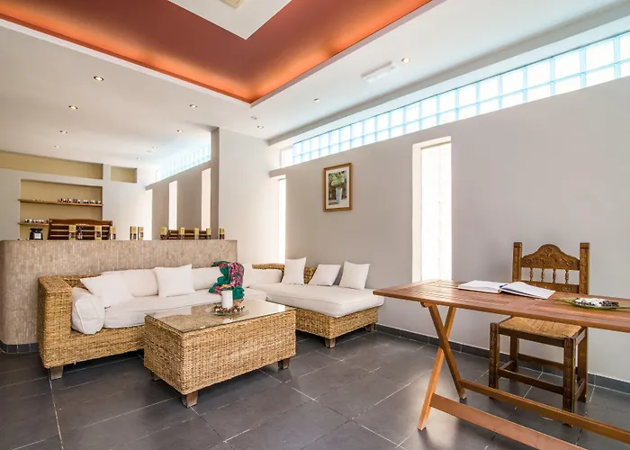 Antinea Suites Hotel & Spa Kamari 
