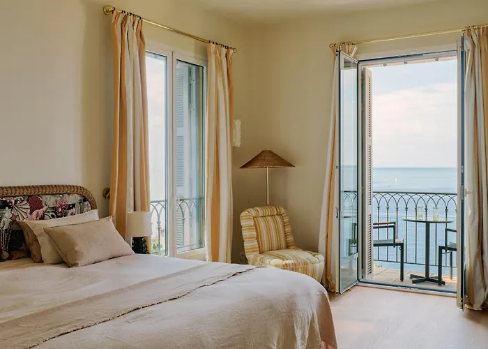 Hotel La Perouse Nice Baie Des Anges