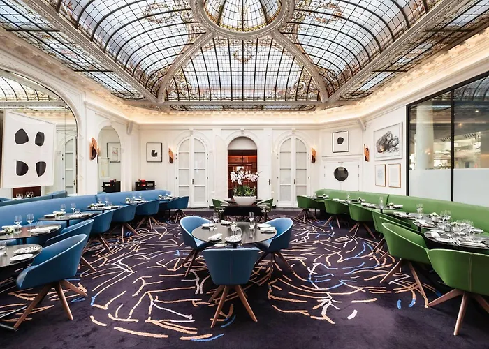 Hôtel Vernet Champs Elysées Paris