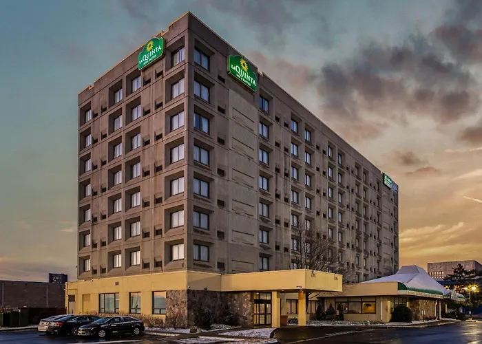 La Quinta By Wyndham New Haven Hotel