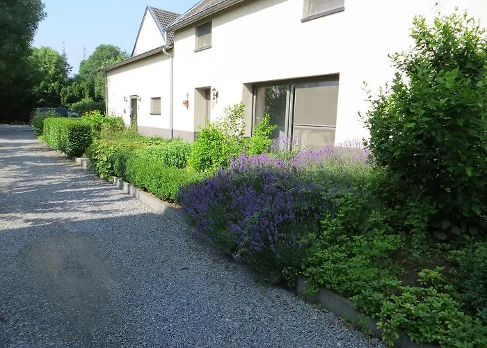 De Aventurijn Bed & Breakfast Riemst