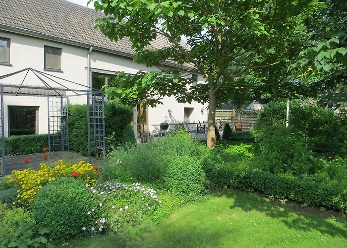 De Aventurijn Bed & Breakfast Riemst