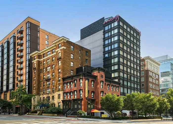 Hotel Moxy Washington, Dc Downtown
