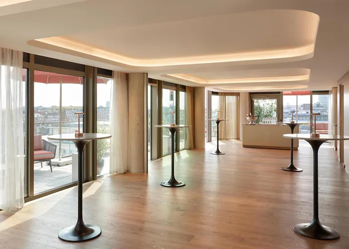 Hotel The Botree London, Curio Collection By Hilton