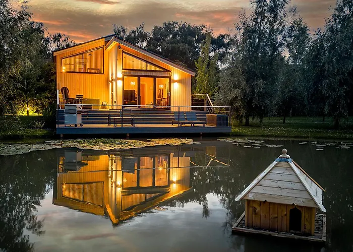 Woad Mill Lakeside Lodges Boston