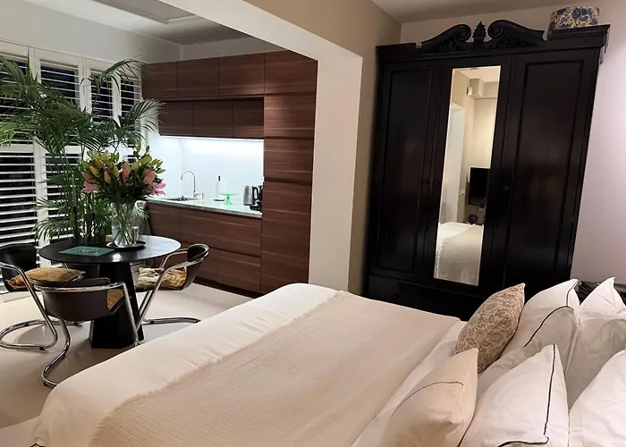 B&B Urban Oasis With Free Parking Amsterdam