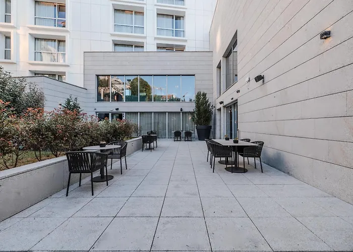 Cenica Porto Hotel, Curio Collection By Hilton