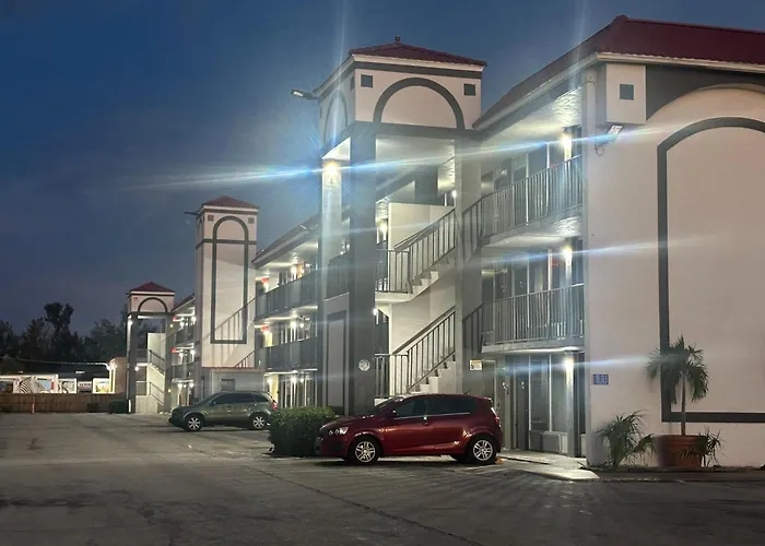 Days Inn By Wyndham Fort Myers