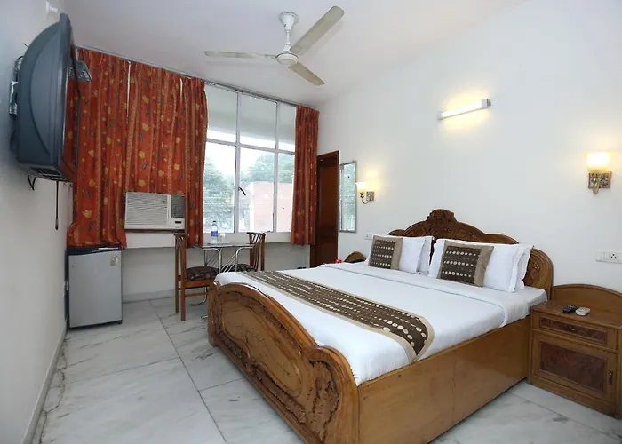 Hotel O Skylark Chandigarh