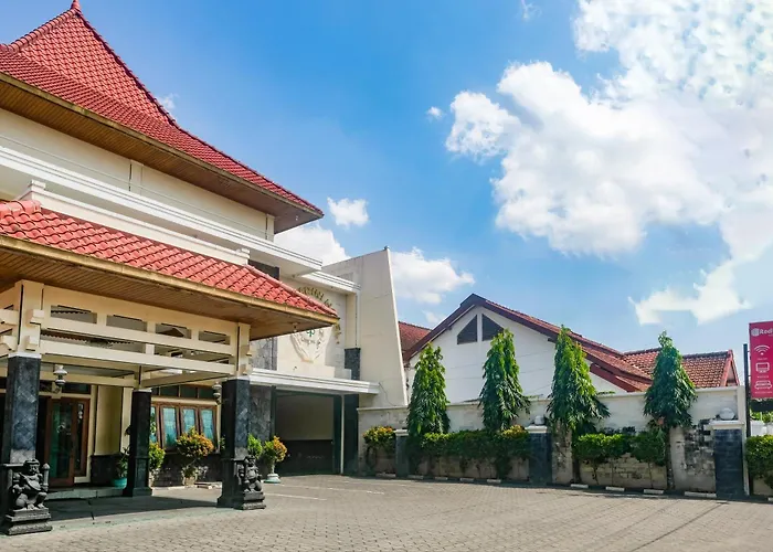RedDoorz near XT Square Yogyakarta Hotel