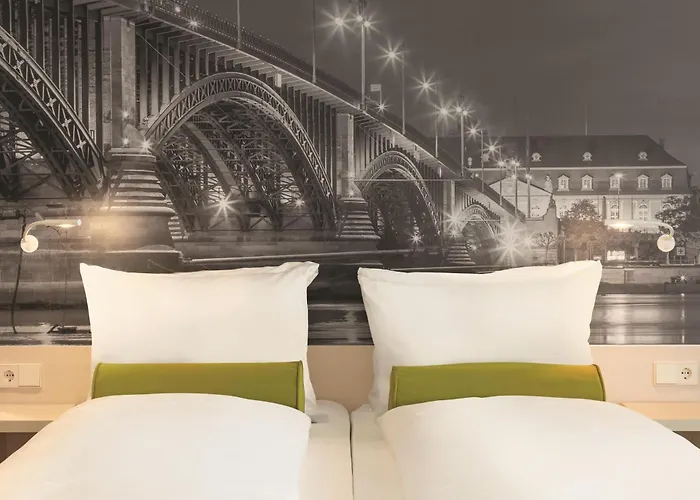Hotel Super 8 By Wyndham Mainz Zollhafen