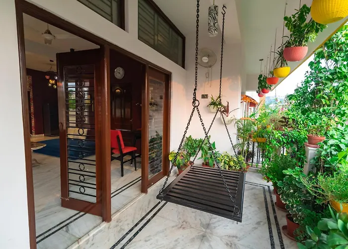 J'S Nest Hotel Kolkata