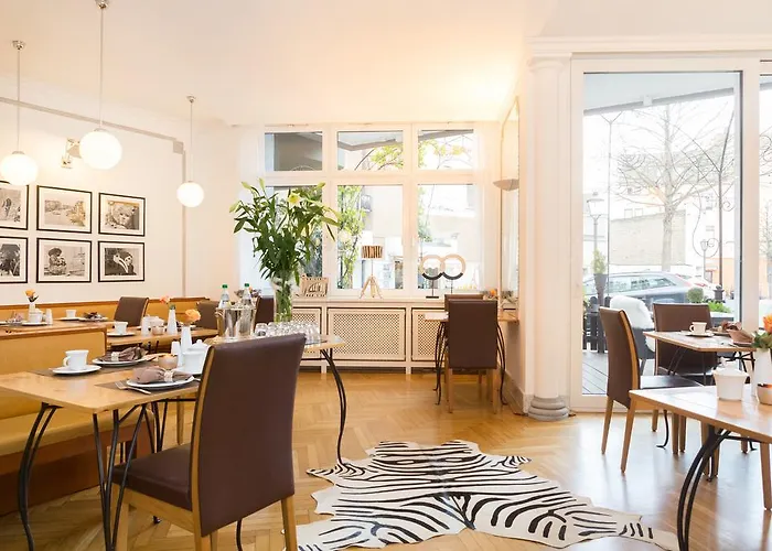 Hotel Am Helmwartsturm Andernach