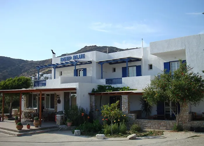 Deep Blue Rooms & Apartments Mylopotas