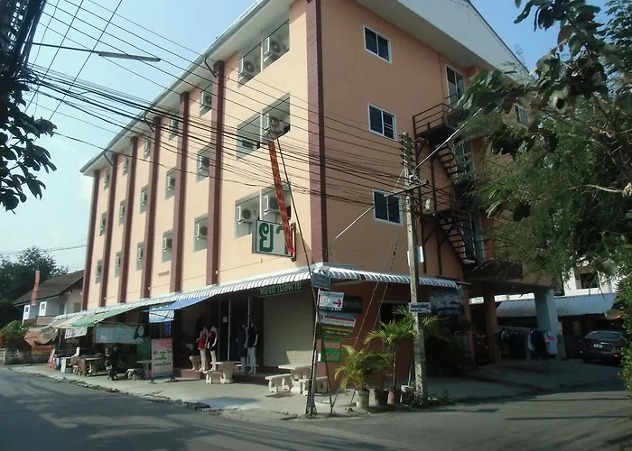 ชนาพร เพลส Hotel เชียงใหม่