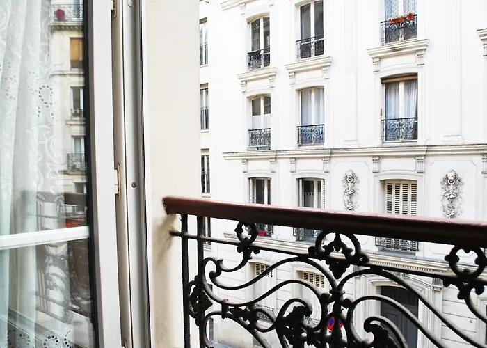 Hotel Avenir Jonquiere París