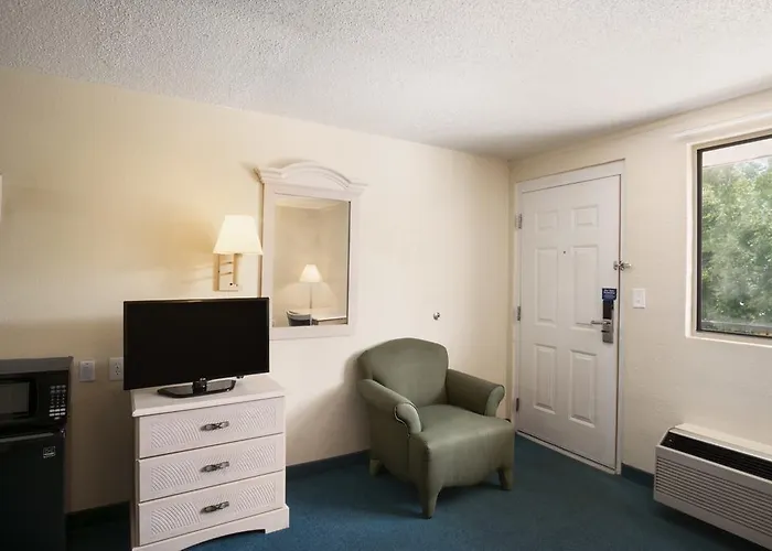 Days Inn Pensacola North Ferry Pass