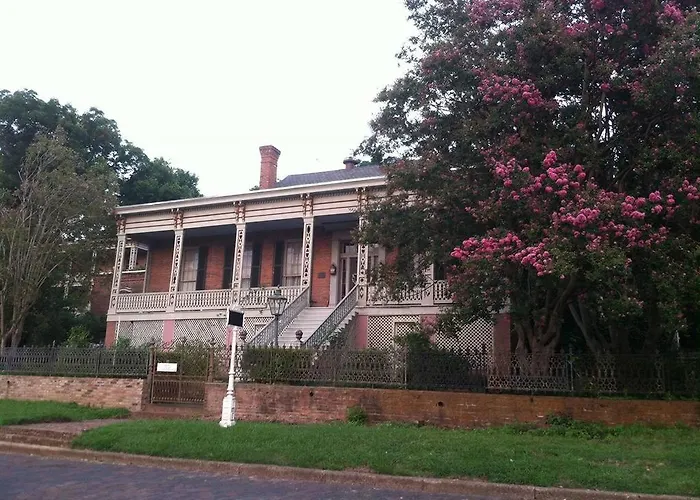 Corners Mansion Inn - A Bed And Breakfast Vicksburg