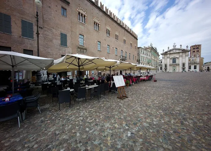 Palazzo Castiglioni Luxury Suite And Rooms Mantua