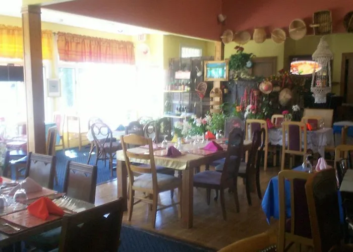 Ubon Thai Victorian Inn & Restaurant Staunton