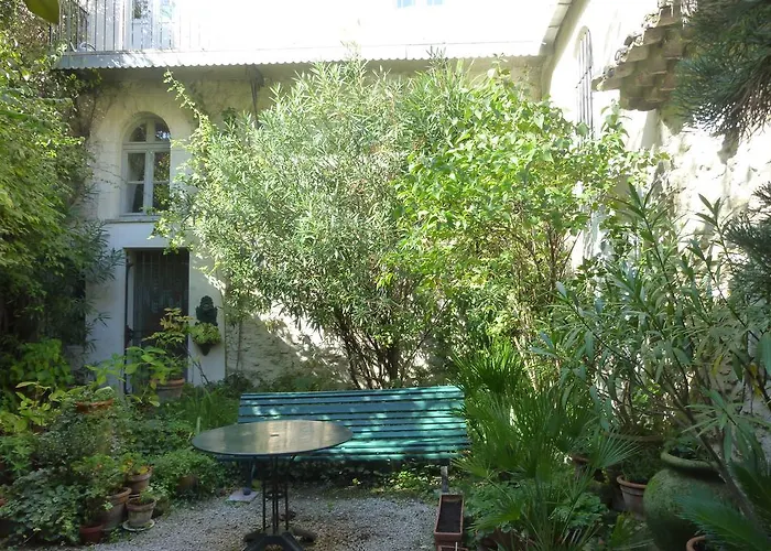 Bed and Breakfast Le Cloitre Du Couvent à Villeneuve-lès-Avignon