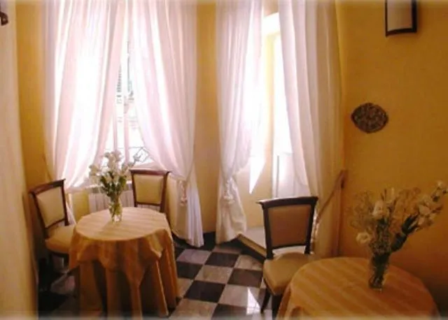 Camere D'Autore La Poesia Monterosso al Mare