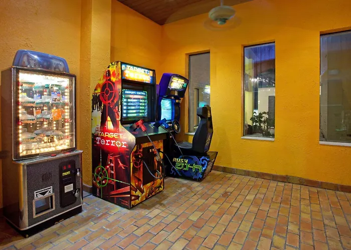 Ramada By Wyndham Indiana Hotel