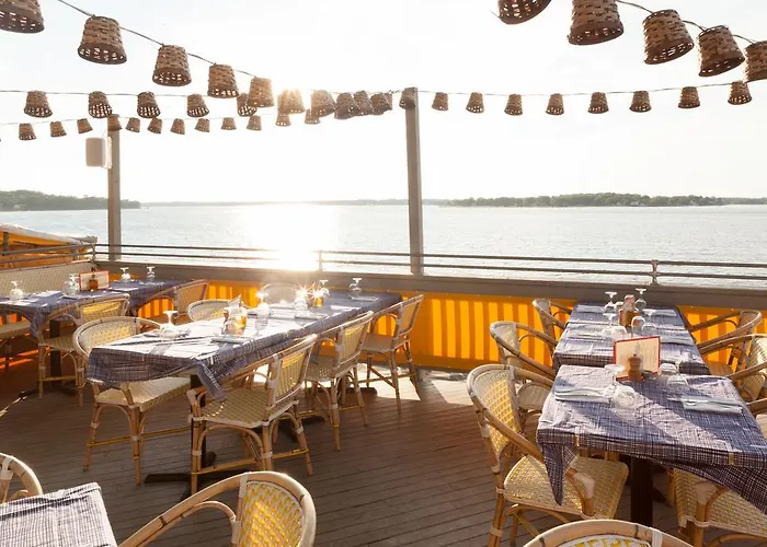 Sunset Beach Shelter Island
