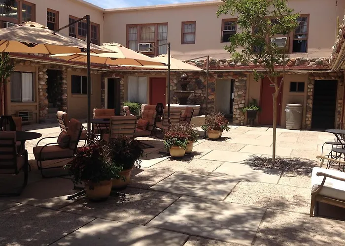Iron Horse Inn Cottonwood