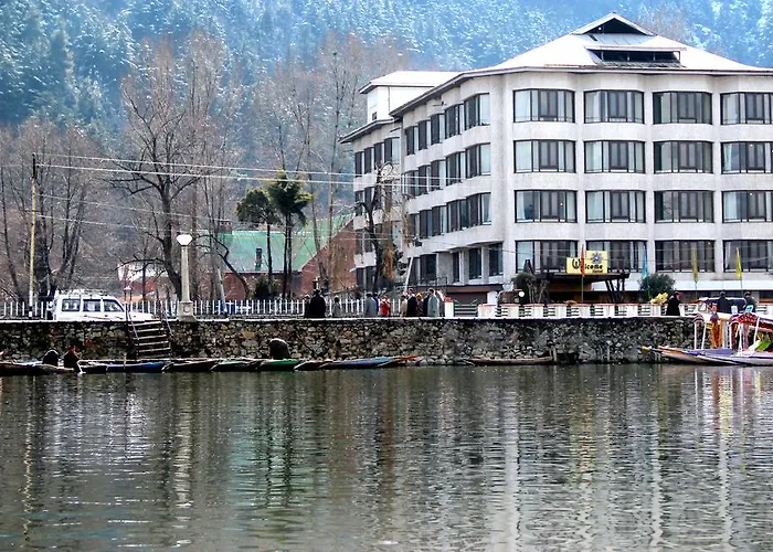 Welcome Hotel At Dal Lake Srinagar 