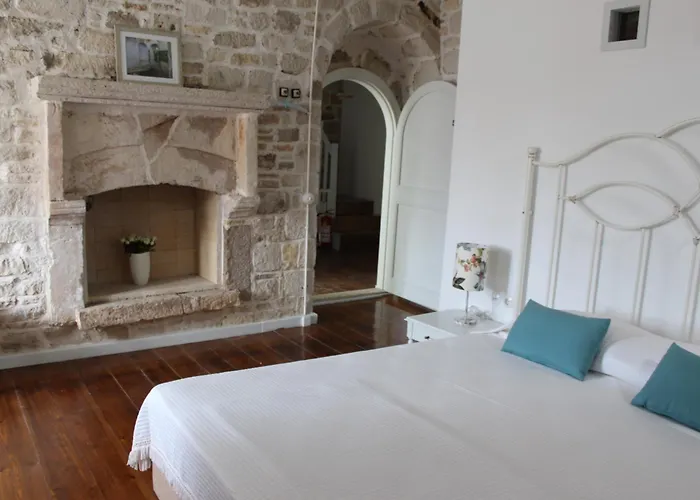 Eski Tas Hotel Çeşme