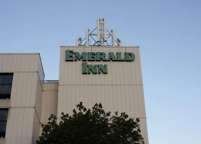 Emerald Inn Maplewood