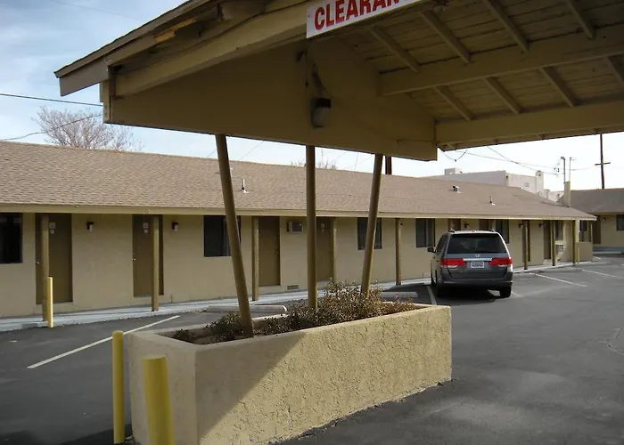 Lone Pine Budget Inn
