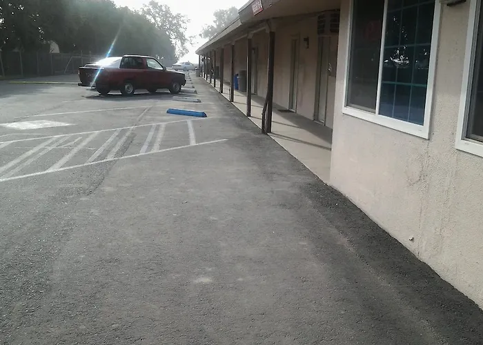 Budget Inn Tulare