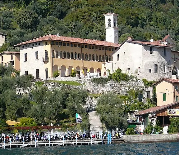 Castello Oldofredi Aparthotel Monte Isola
