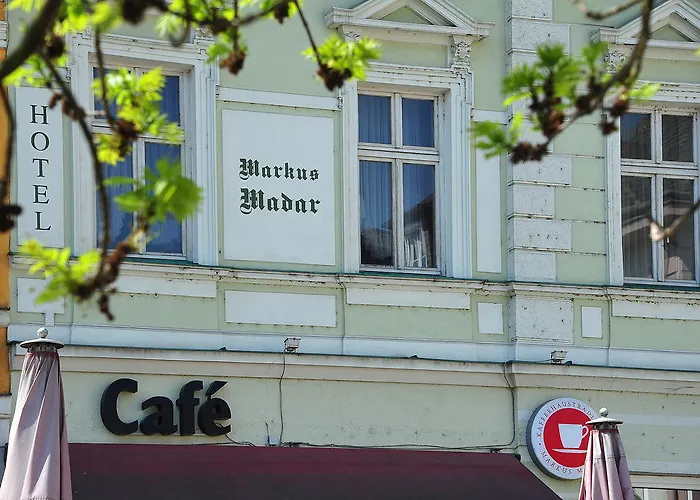 Madar Cafe Central Melk