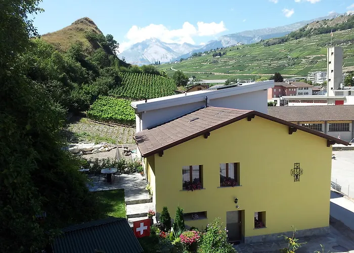 Le Merle Châtelain Sion