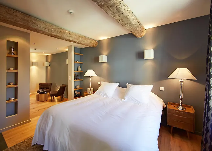 Les Chambres De L'Oustalet, Chambres D'Hotes Et Restaurant Etoile Gigondas